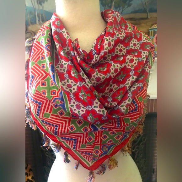 100% Silk, made in India, gorgeous Bobo scarf w/ tassels & fab geometric design - Picture 2 of 8